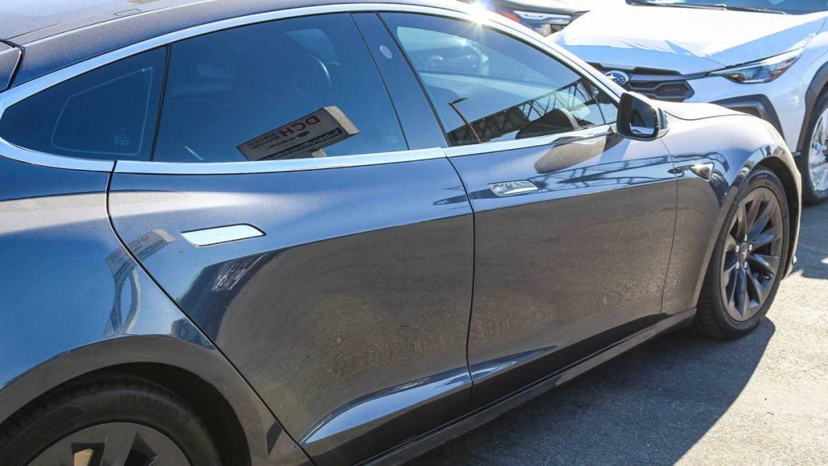 2017 Tesla Model S 5YJSA1E20HF222315