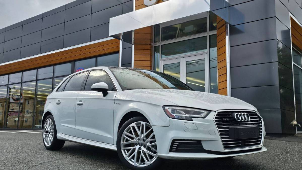 2018 Audi A3 Sportback e-tron WAUSPBFF6JA082501