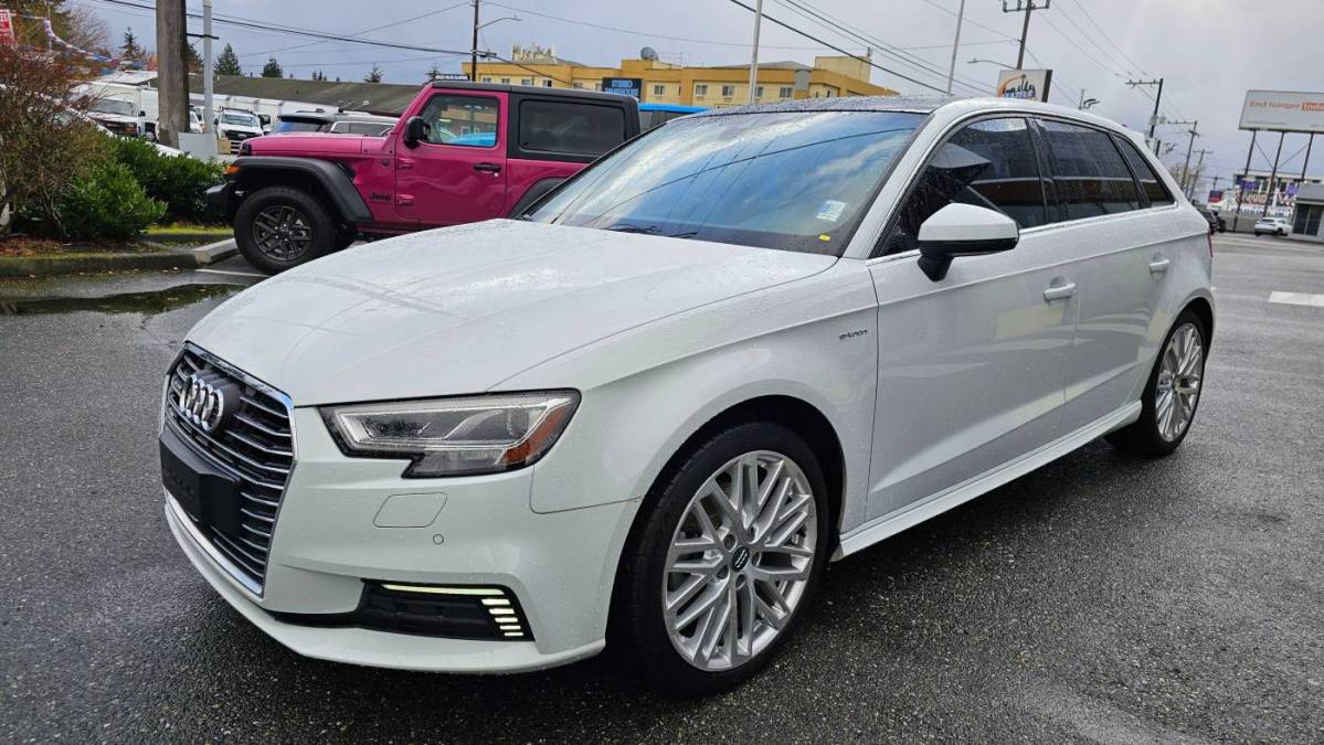 2018 Audi A3 Sportback e-tron WAUSPBFF6JA082501