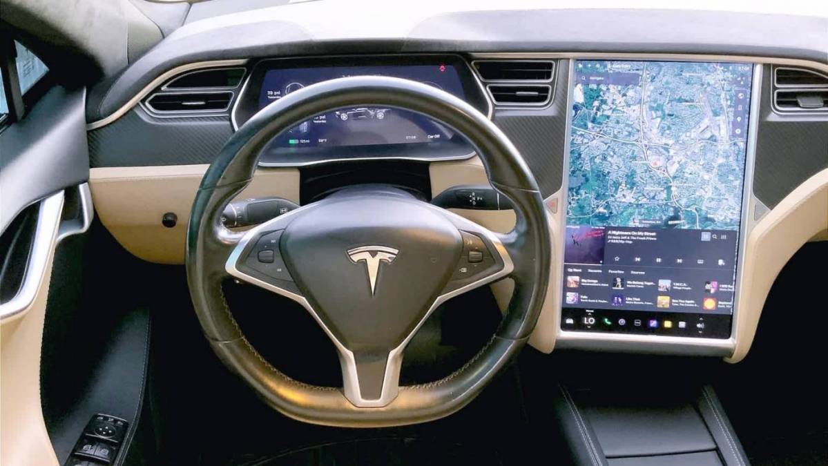 2015 Tesla Model S 5YJSA1V28FF098727