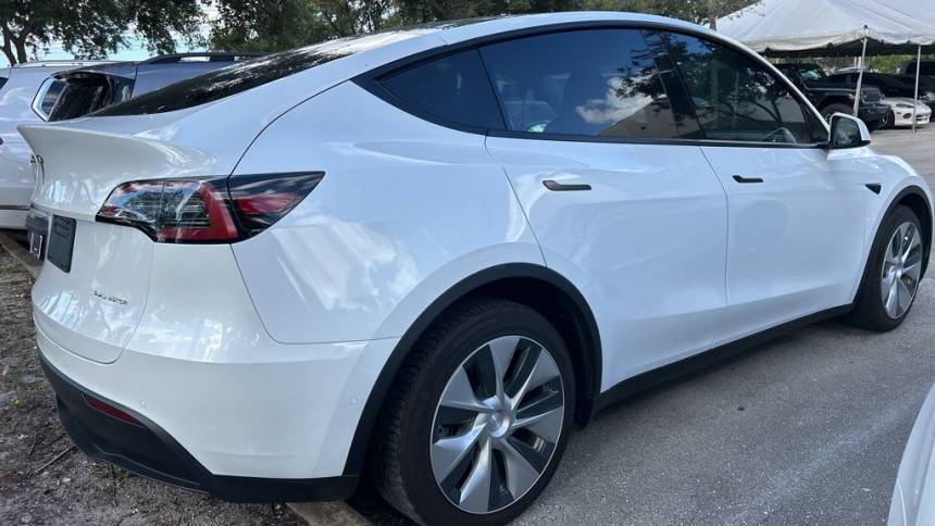 2021 Tesla Model Y 5YJYGDEE4MF284251