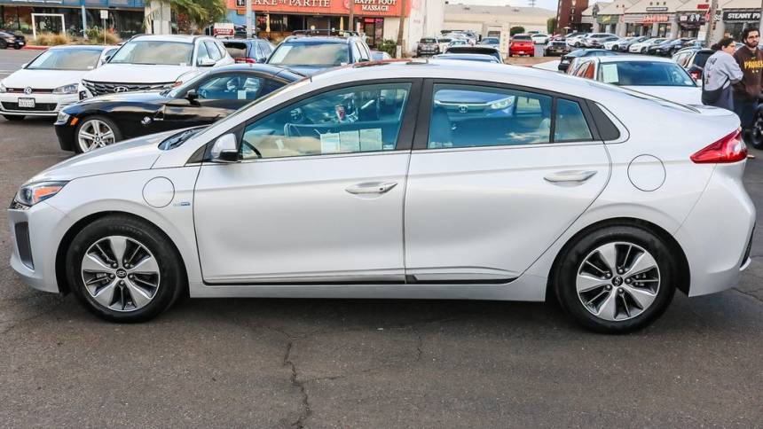 2018 Hyundai IONIQ KMHC75LD7JU091102