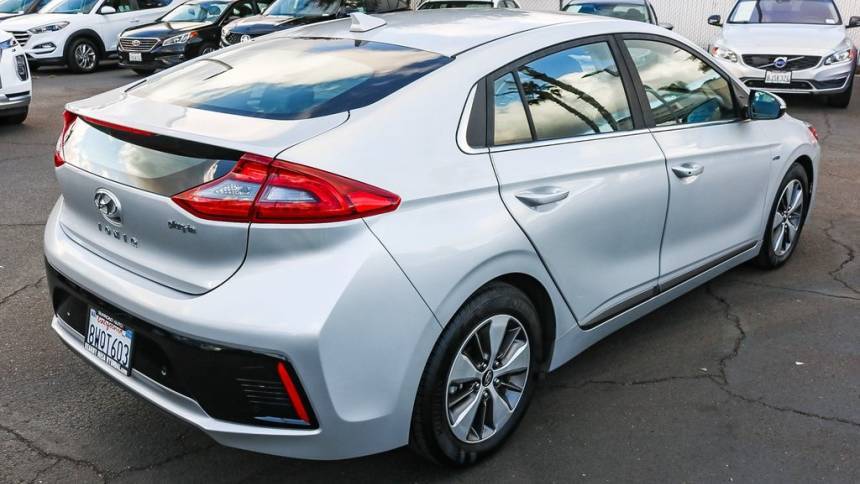 2018 Hyundai IONIQ KMHC75LD7JU091102