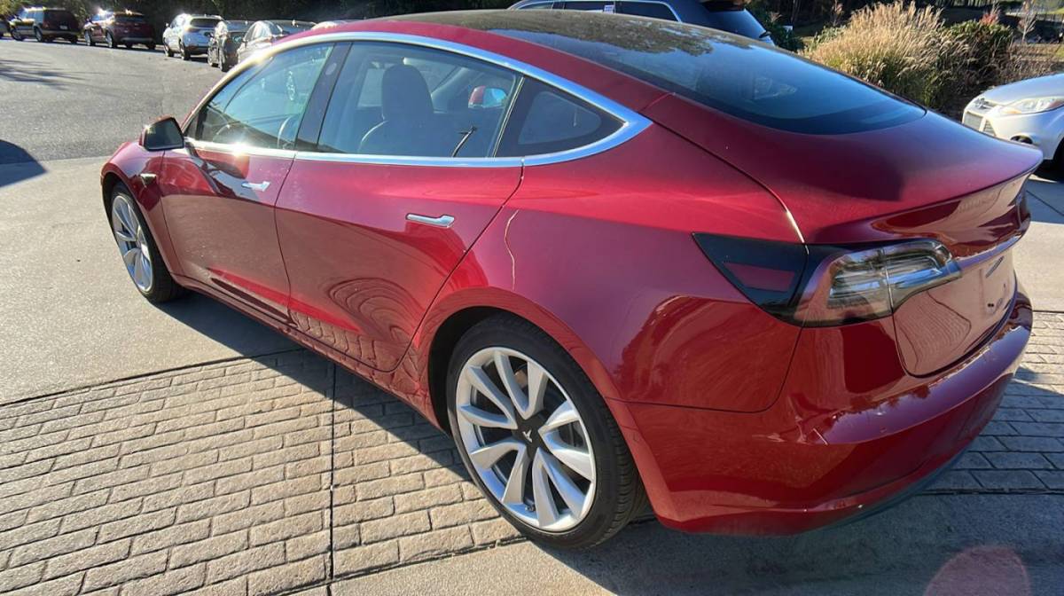 2018 Tesla Model 3 5YJ3E1EA7JF060625