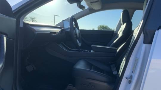 2020 Tesla Model Y 5YJYGDEE7LF004403