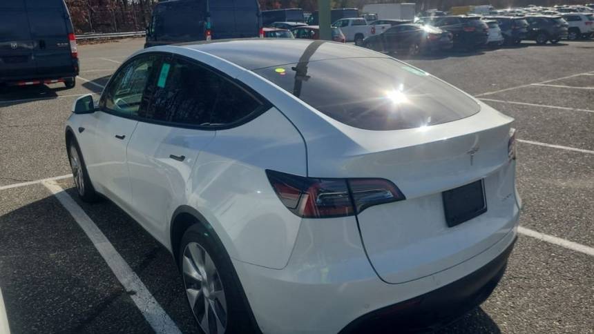 2021 Tesla Model Y 5YJYGAEE6MF180505