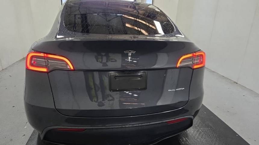 2021 Tesla Model Y 5YJYGDEE8MF299190