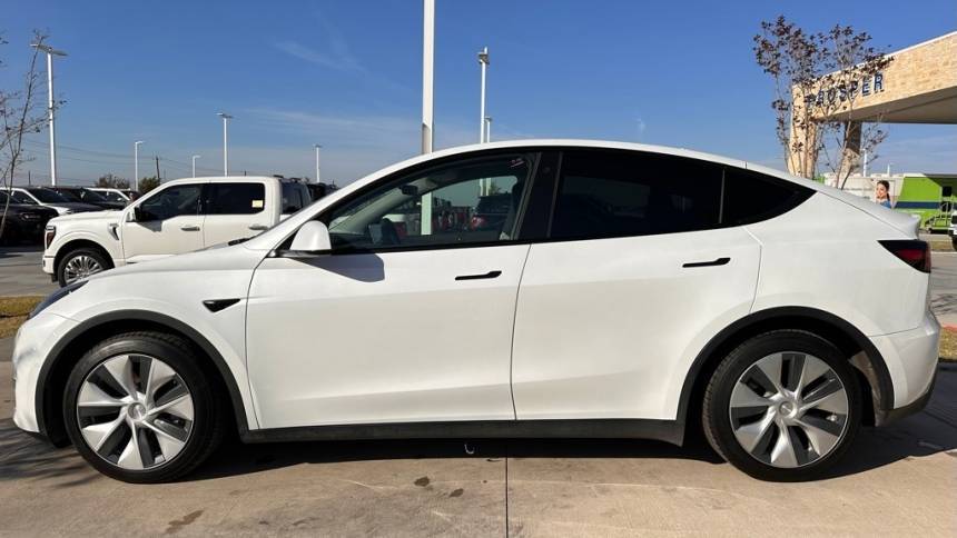 2021 Tesla Model Y 5YJYGDEE7MF066448