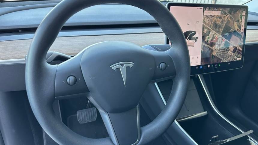 2021 Tesla Model Y 5YJYGDEE7MF066448