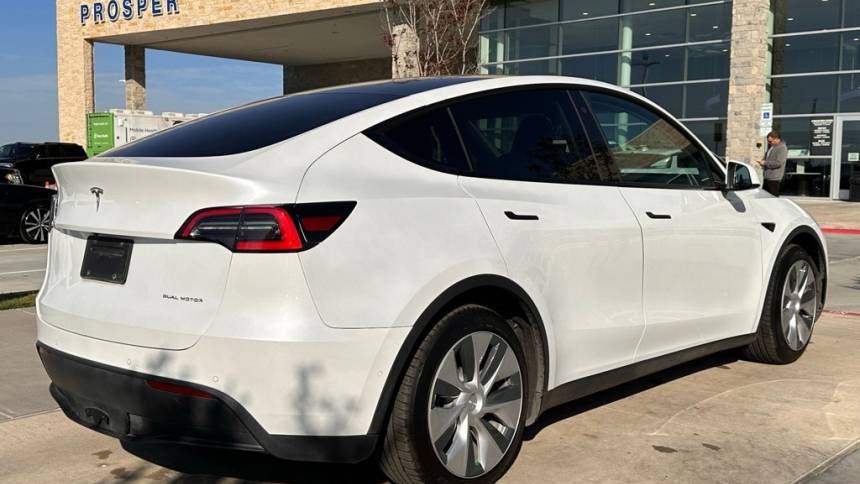 2021 Tesla Model Y 5YJYGDEE7MF066448