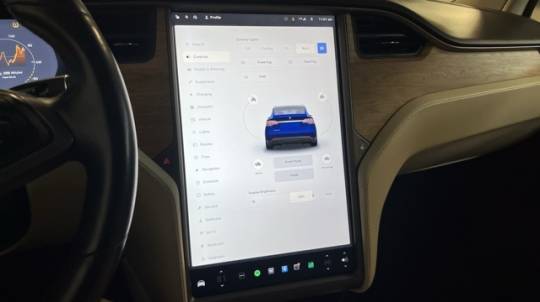 2018 Tesla Model X 5YJXCDE24JF141549