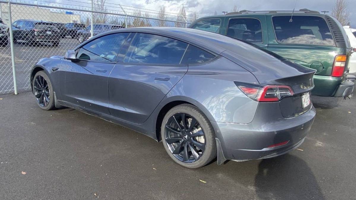 2018 Tesla Model 3 5YJ3E1EA7JF110181