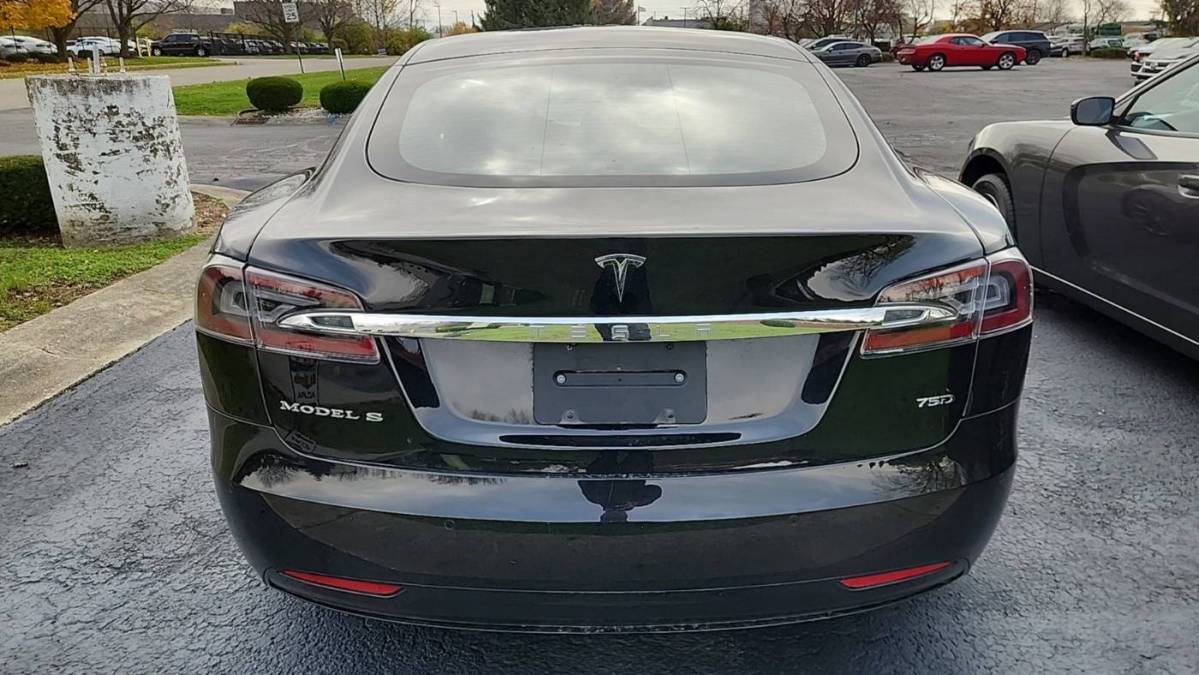 2018 Tesla Model S 5YJSA1E21JF246824