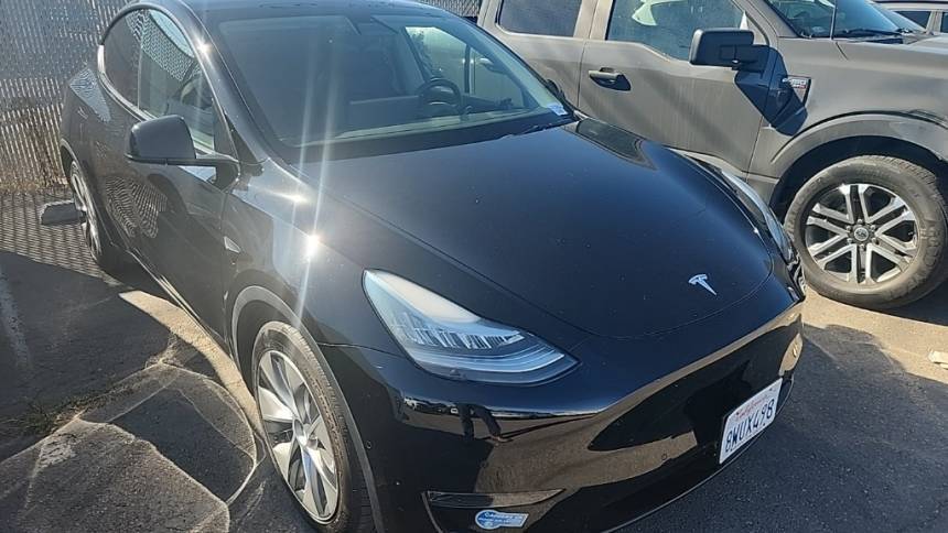 2021 Tesla Model Y 5YJYGDEE3MF161136