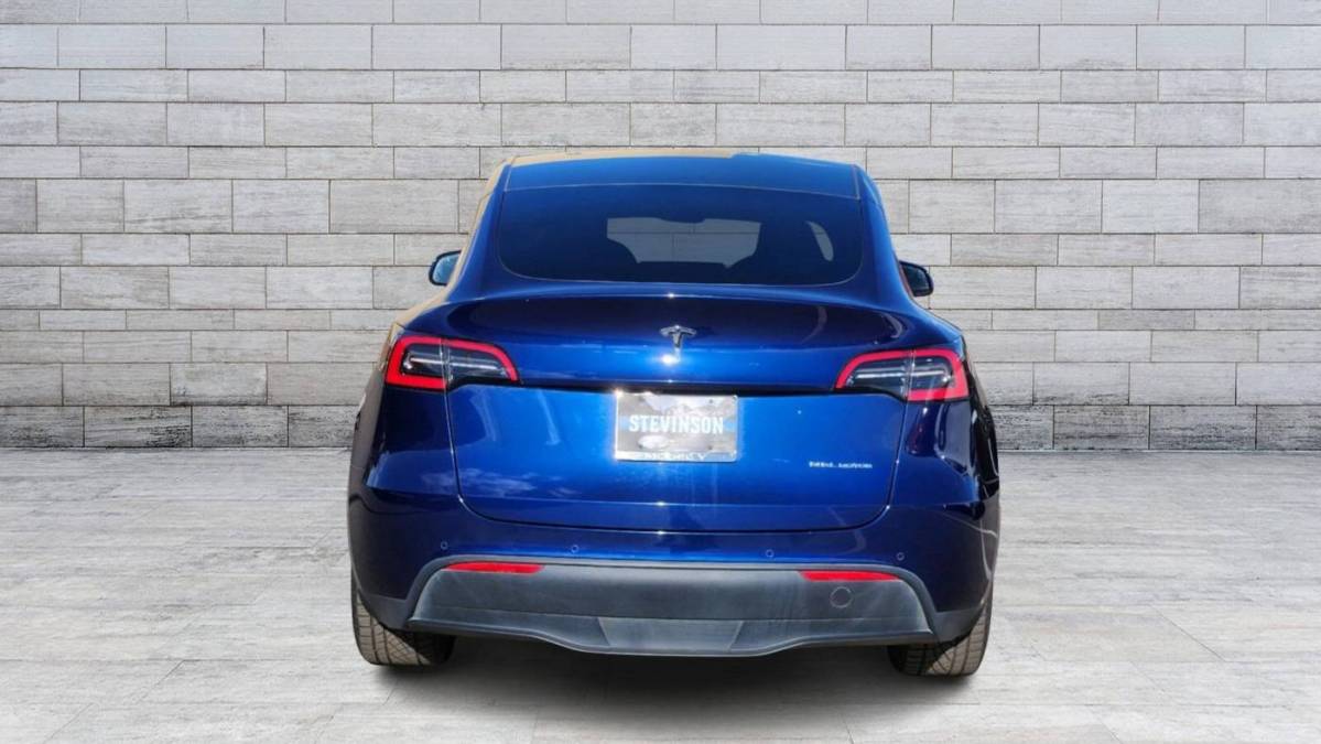 2021 Tesla Model Y 5YJYGDEE5MF069008