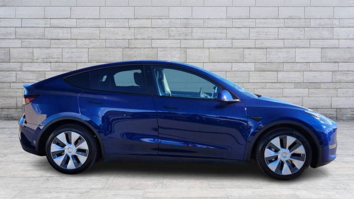 2021 Tesla Model Y 5YJYGDEE5MF069008