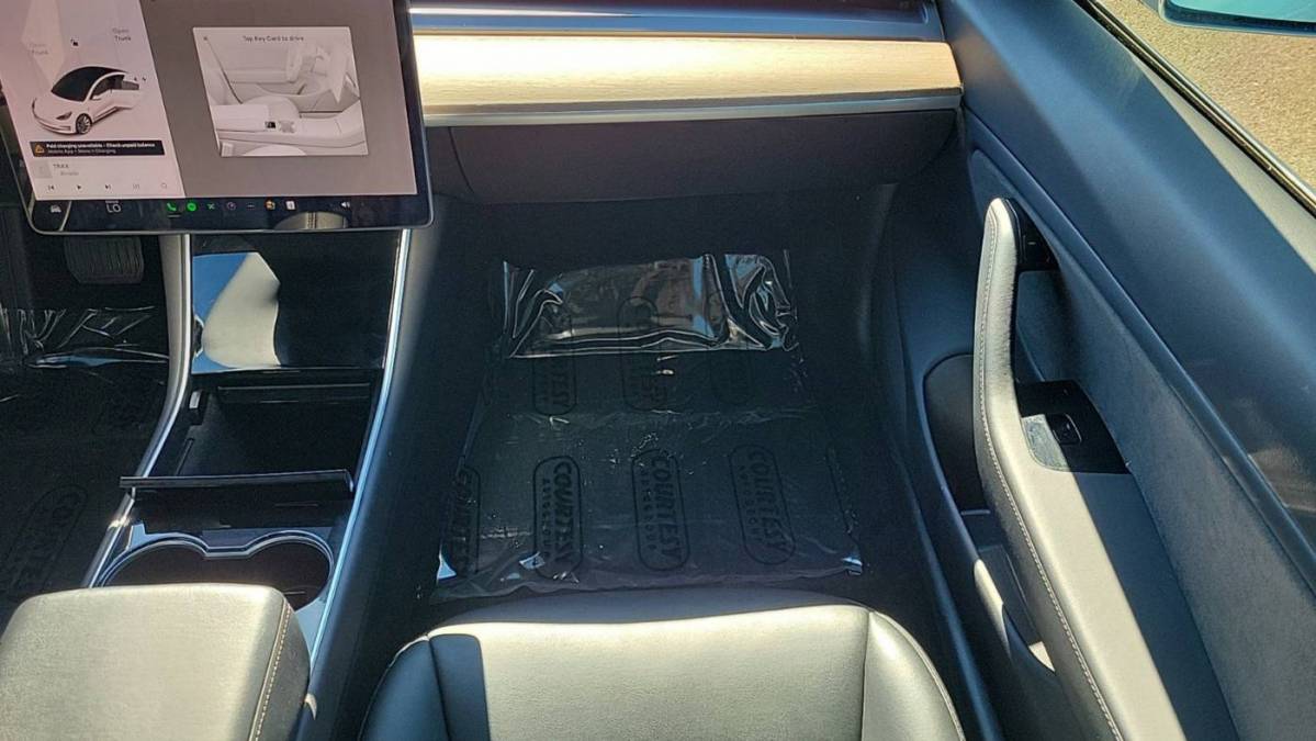 2019 Tesla Model 3 5YJ3E1EB4KF365171