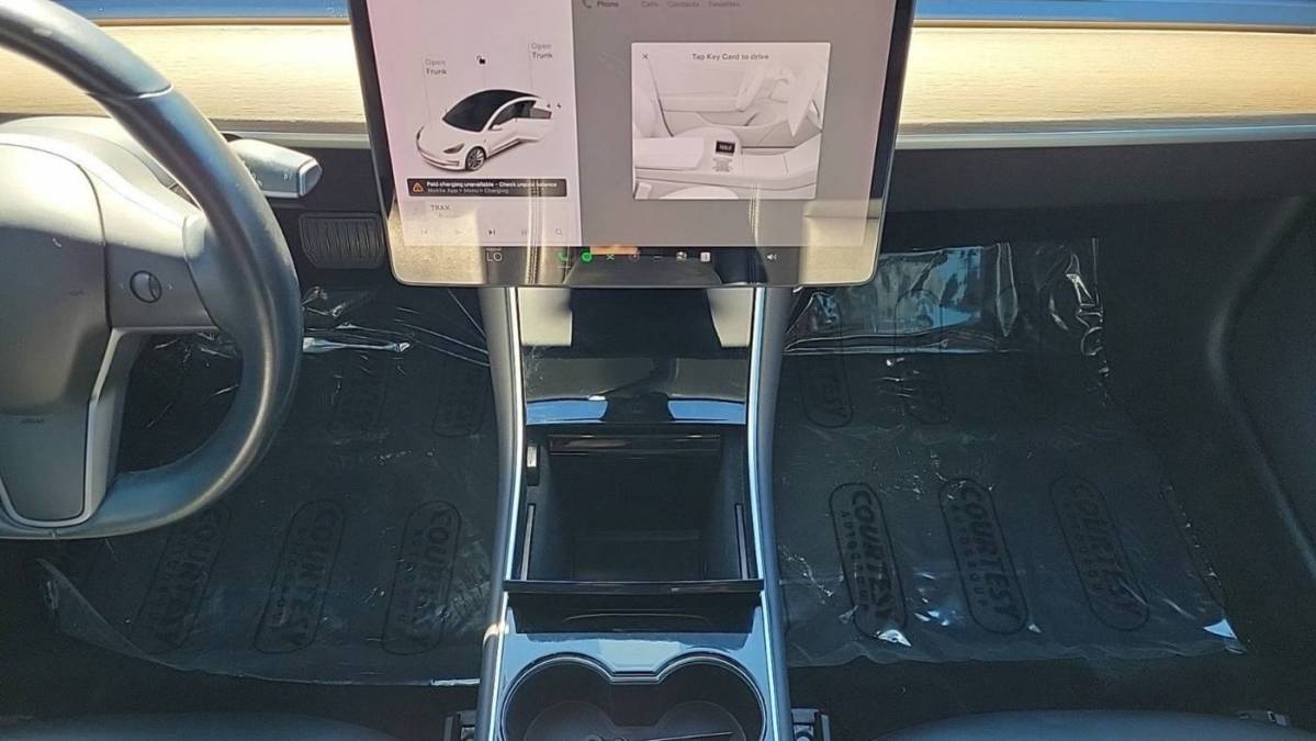 2019 Tesla Model 3 5YJ3E1EB4KF365171