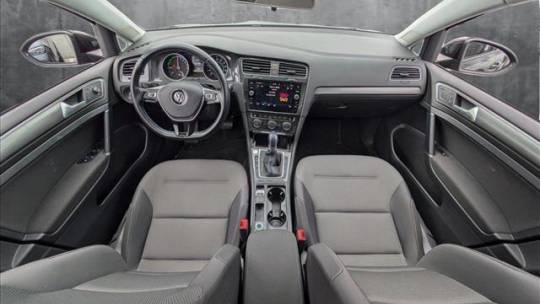 2019 Volkswagen e-Golf WVWKR7AU5KW911157