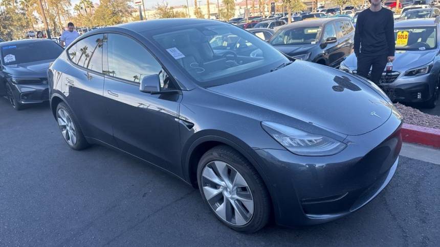 2021 Tesla Model Y 5YJYGDEE0MF077274