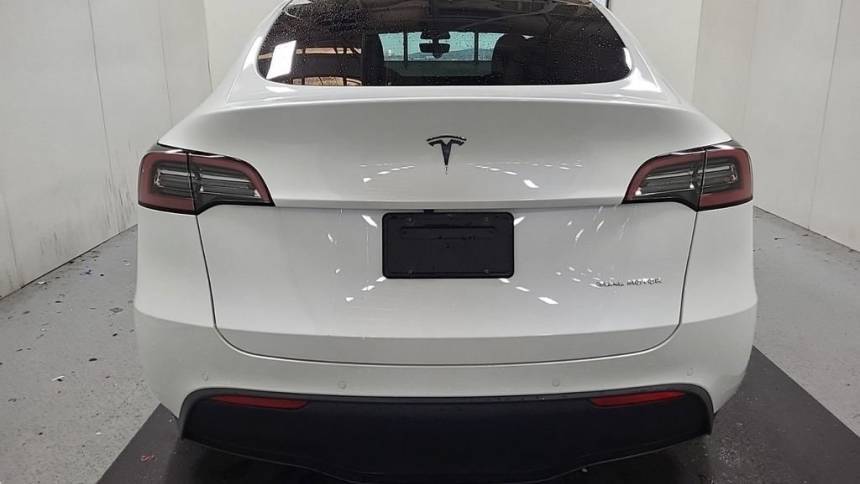 2021 Tesla Model Y 5YJYGAEE7MF230828