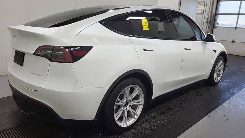 2021 Tesla Model Y 5YJYGAEE7MF230828