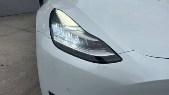 2021 Tesla Model Y 5YJYGDEE7MF088059