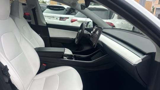 2021 Tesla Model Y 5YJYGDEE7MF088059