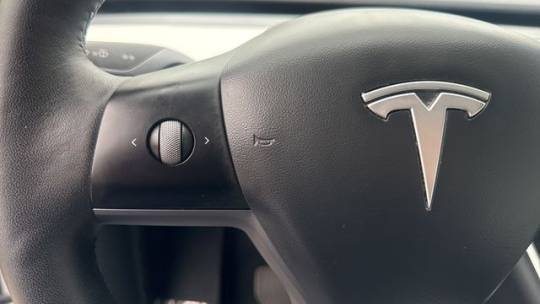 2021 Tesla Model Y 5YJYGDEE7MF088059