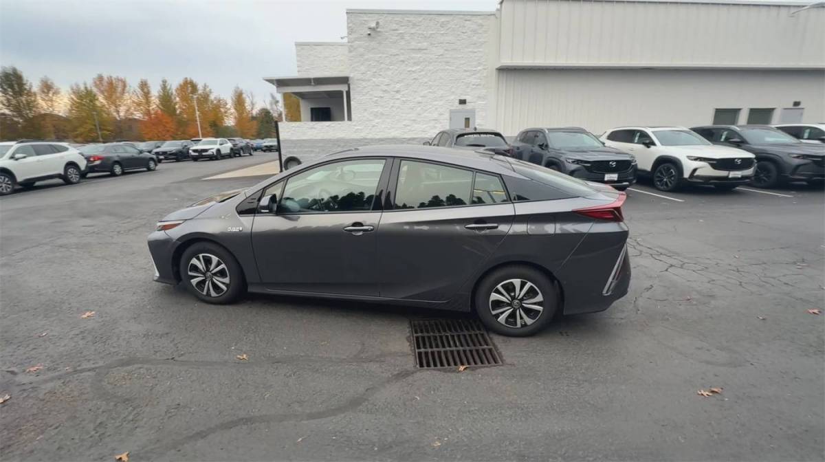 2018 Toyota Prius Prime JTDKARFP7J3071551