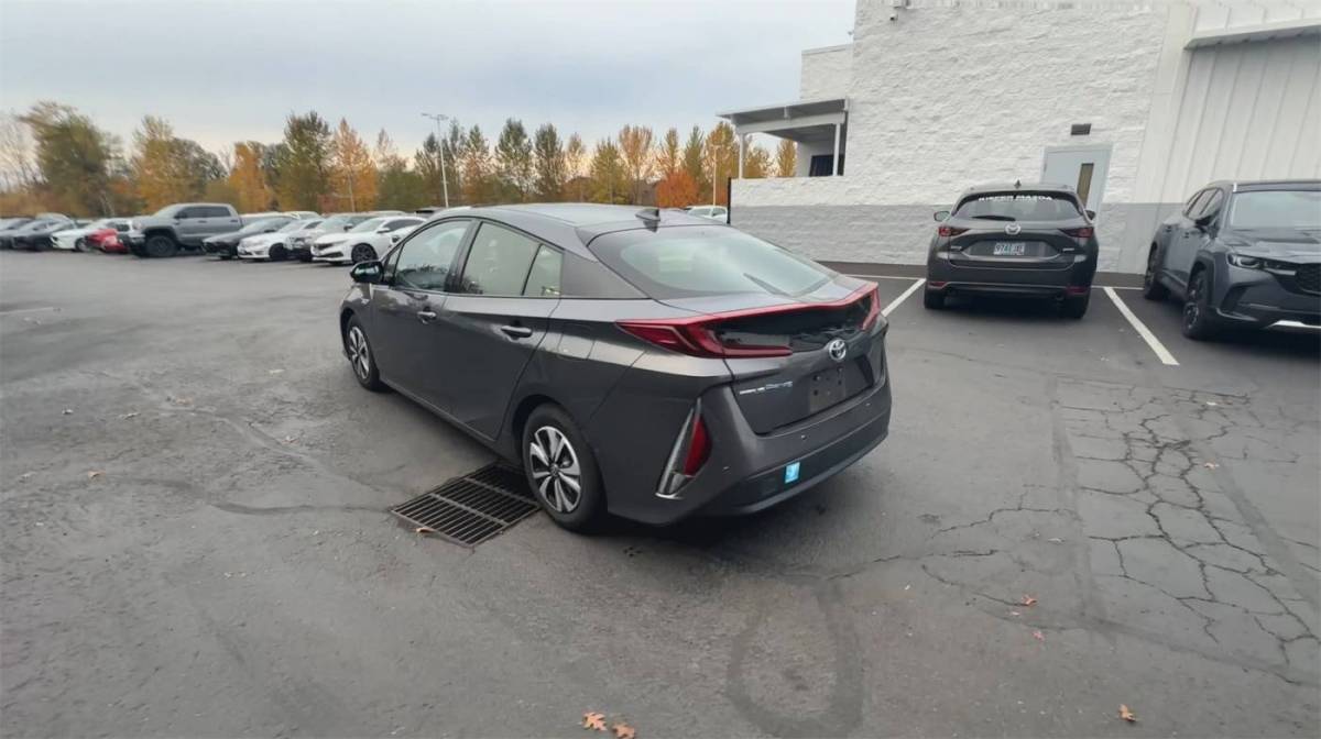 2018 Toyota Prius Prime JTDKARFP7J3071551