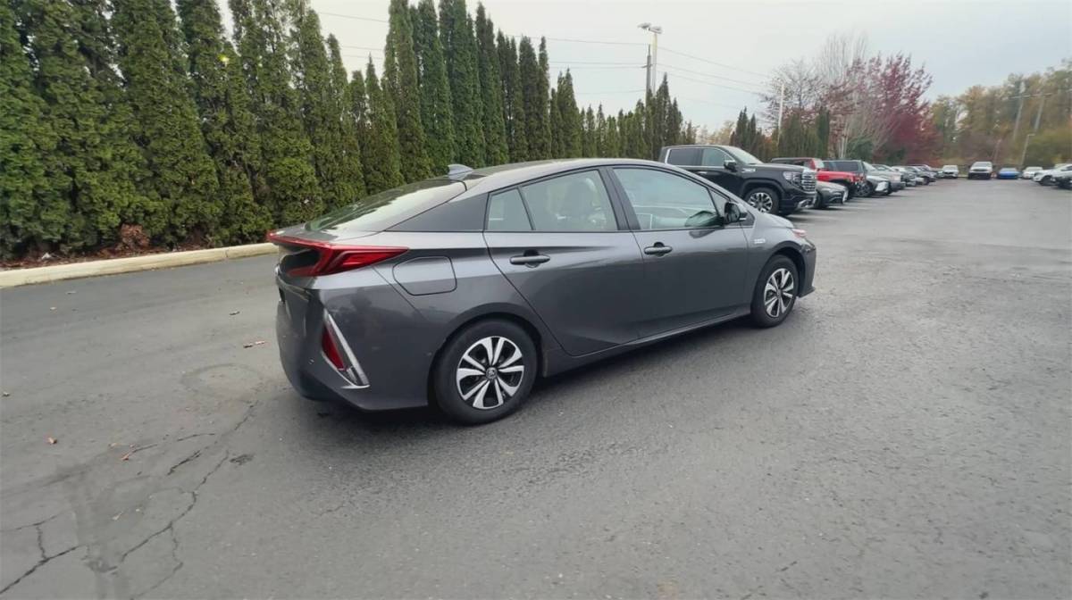 2018 Toyota Prius Prime JTDKARFP7J3071551