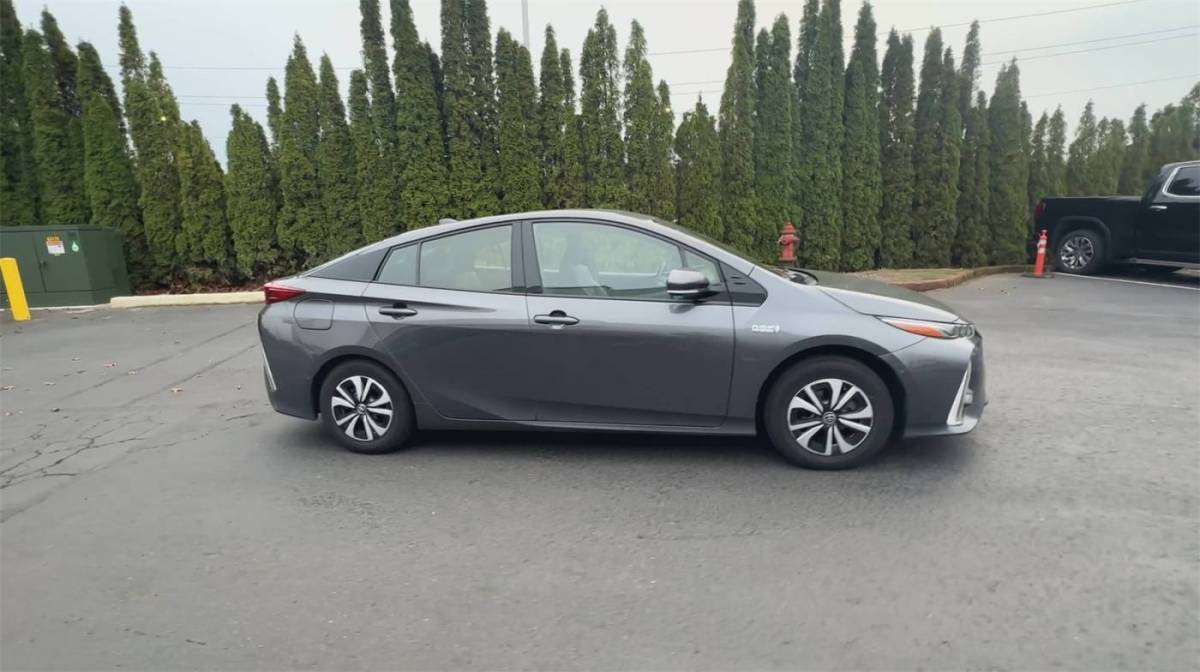 2018 Toyota Prius Prime JTDKARFP7J3071551