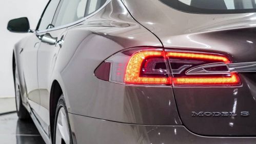 2016 Tesla Model S 5YJSA1E12GF157389