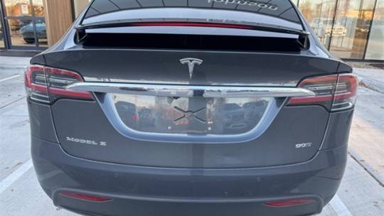 2017 Tesla Model X 5YJXCBE22HF044624