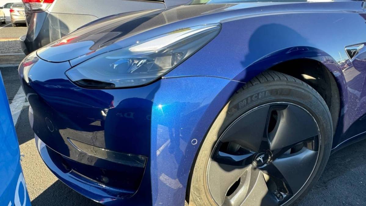 2018 Tesla Model 3 5YJ3E1EA4JF124801