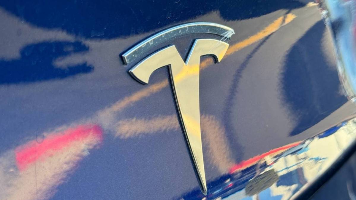 2018 Tesla Model 3 5YJ3E1EA4JF124801