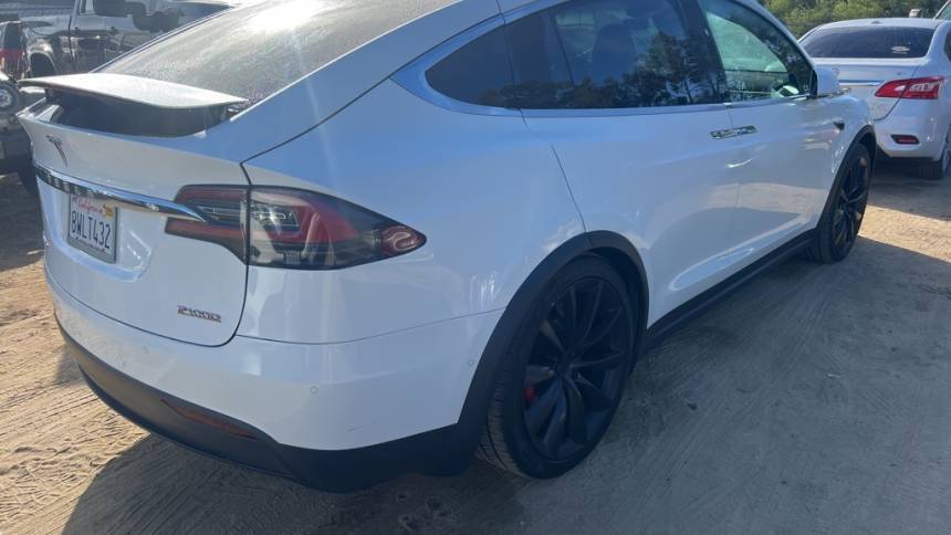 2017 Tesla Model X 5YJXCBE41HF052084