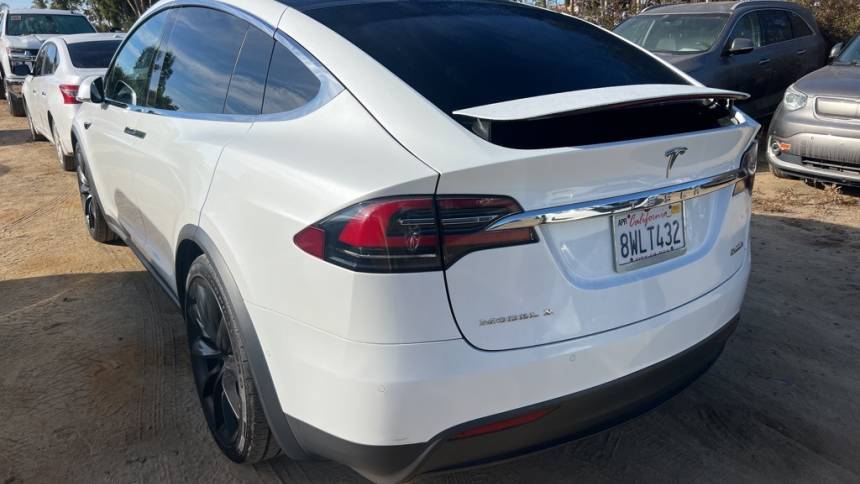 2017 Tesla Model X 5YJXCBE41HF052084