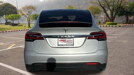 2018 Tesla Model X 5YJXCAE27JF140975