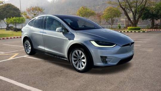 2018 Tesla Model X 5YJXCAE27JF140975