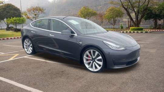 2018 Tesla Model 3 5YJ3E1EB7JF082858