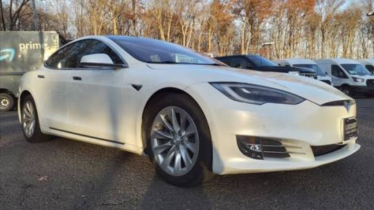 2017 Tesla Model S 5YJSA1E1XHF215735