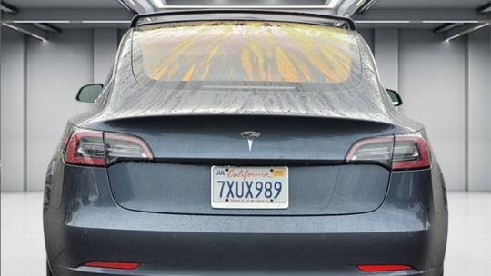 2018 Tesla Model 3 5YJ3E1EA7JF033957