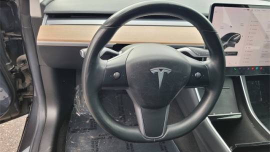 2018 Tesla Model 3 5YJ3E1EA7JF033957