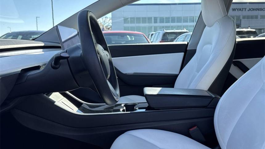 2021 Tesla Model Y 5YJYGDEEXMF075936