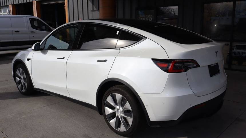 2021 Tesla Model Y 5YJYGDEE1MF078577