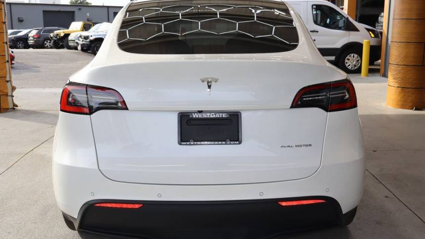 2021 Tesla Model Y 5YJYGDEE1MF078577