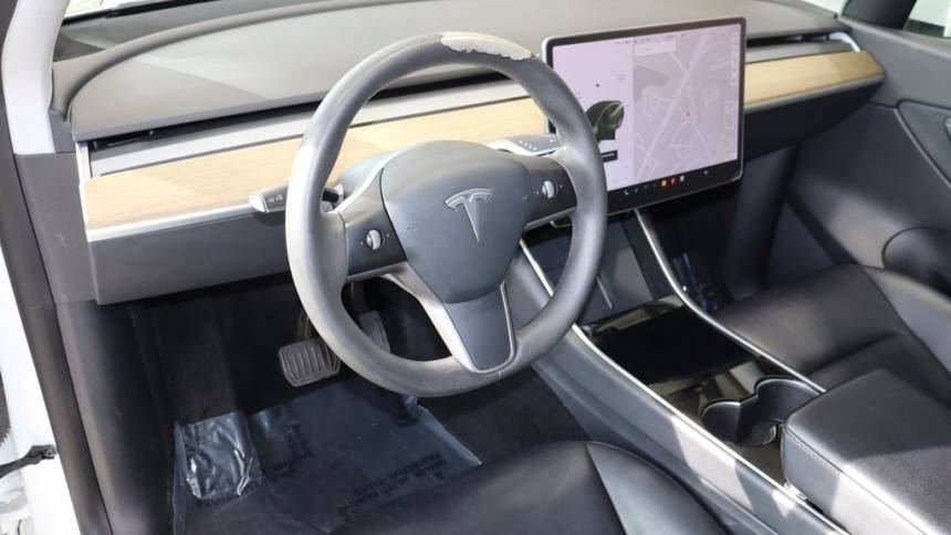 2021 Tesla Model Y 5YJYGDEE1MF078577