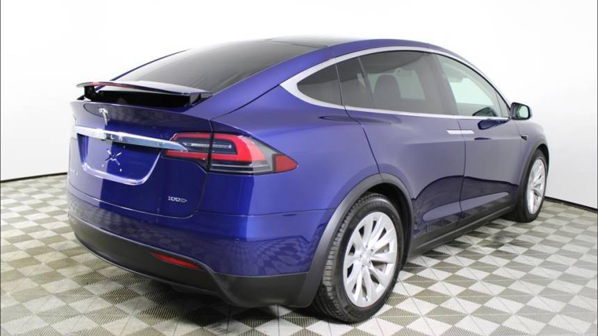 2018 Tesla Model X 5YJXCBE21JF133882